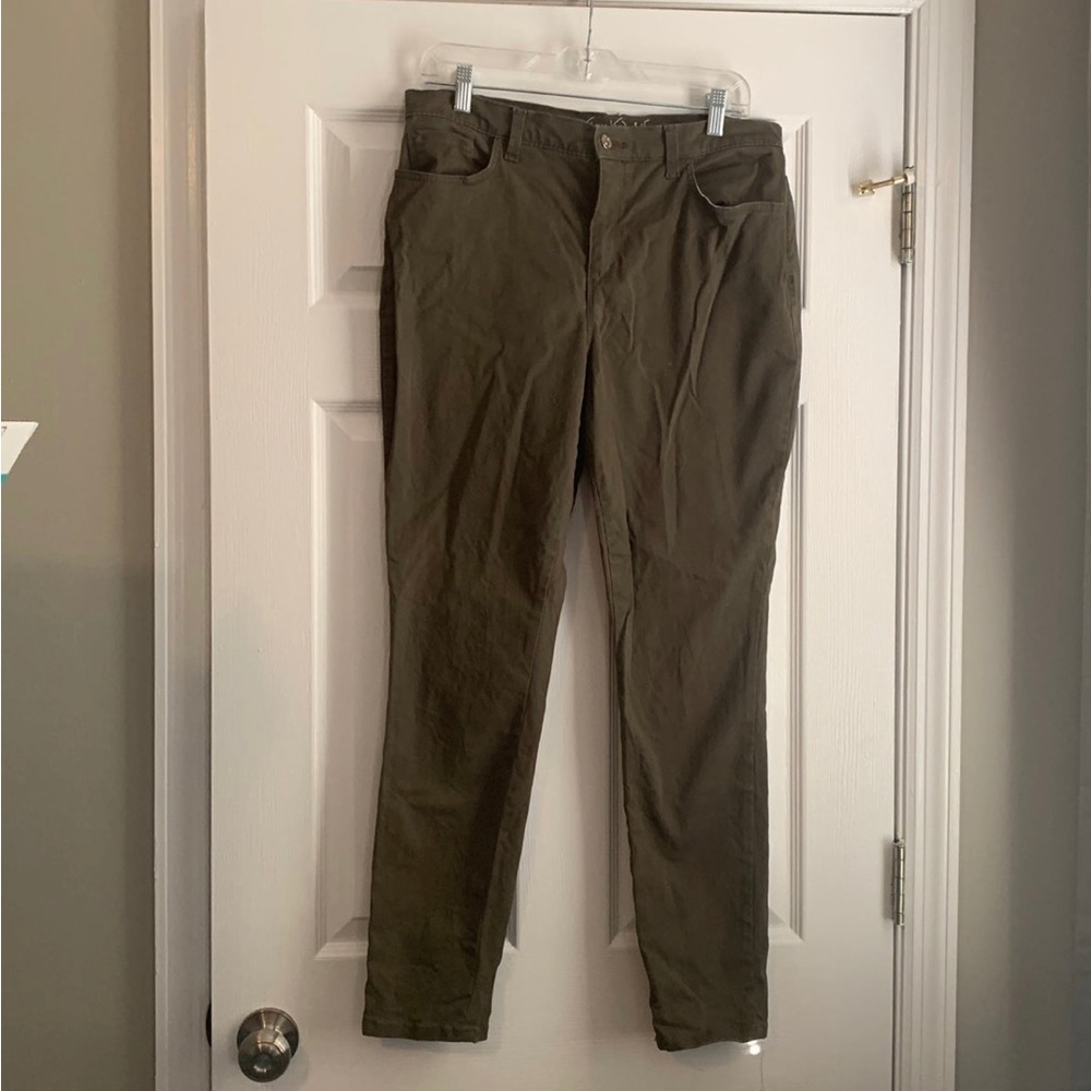 Gloria Vanderbilt Amanda Pant size 10